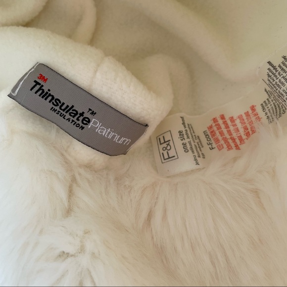 Super Cute Knitted Beanie & Gloves Set - Picture 4 of 12